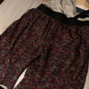 men lululemon shorts medium